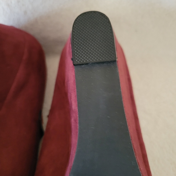 Torrid Burgandy Suede Mary Jane Platform Wedge Heels Size 10W Brand New with box - Picture 14 of 16